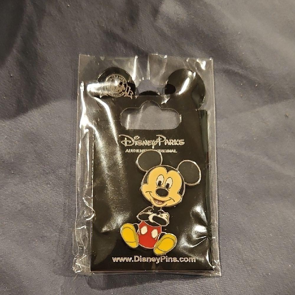 Disney Parks Mickey Mouse Collectible Pin